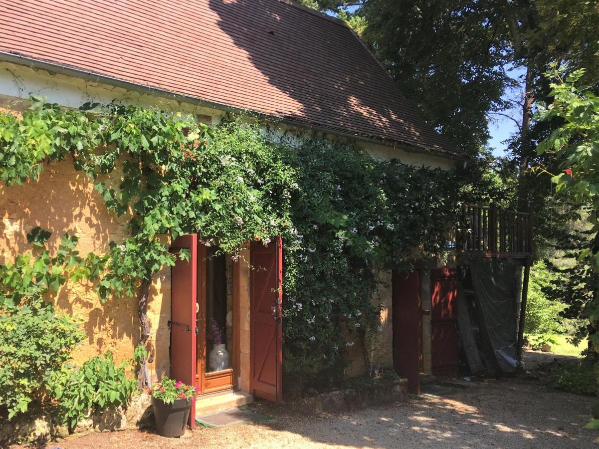 Chambres D'Hotes Les Coustilles Saint-Alvère Kültér fotó